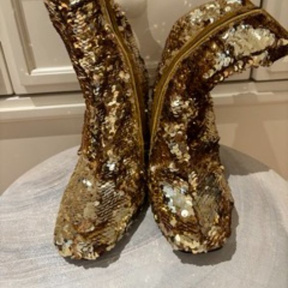 Size 6 NWOT Steve Madden Sequin boots - Picture 2 of 4
